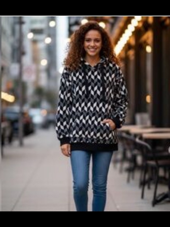 Vera Bradley Tops - Vera Bradley Black & White Geometric Hooded Pullover